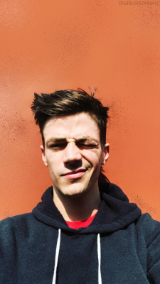 Next photo of Grant Gustin