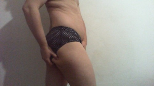 Some more of me on my hot Van Heusen bikini briefs!