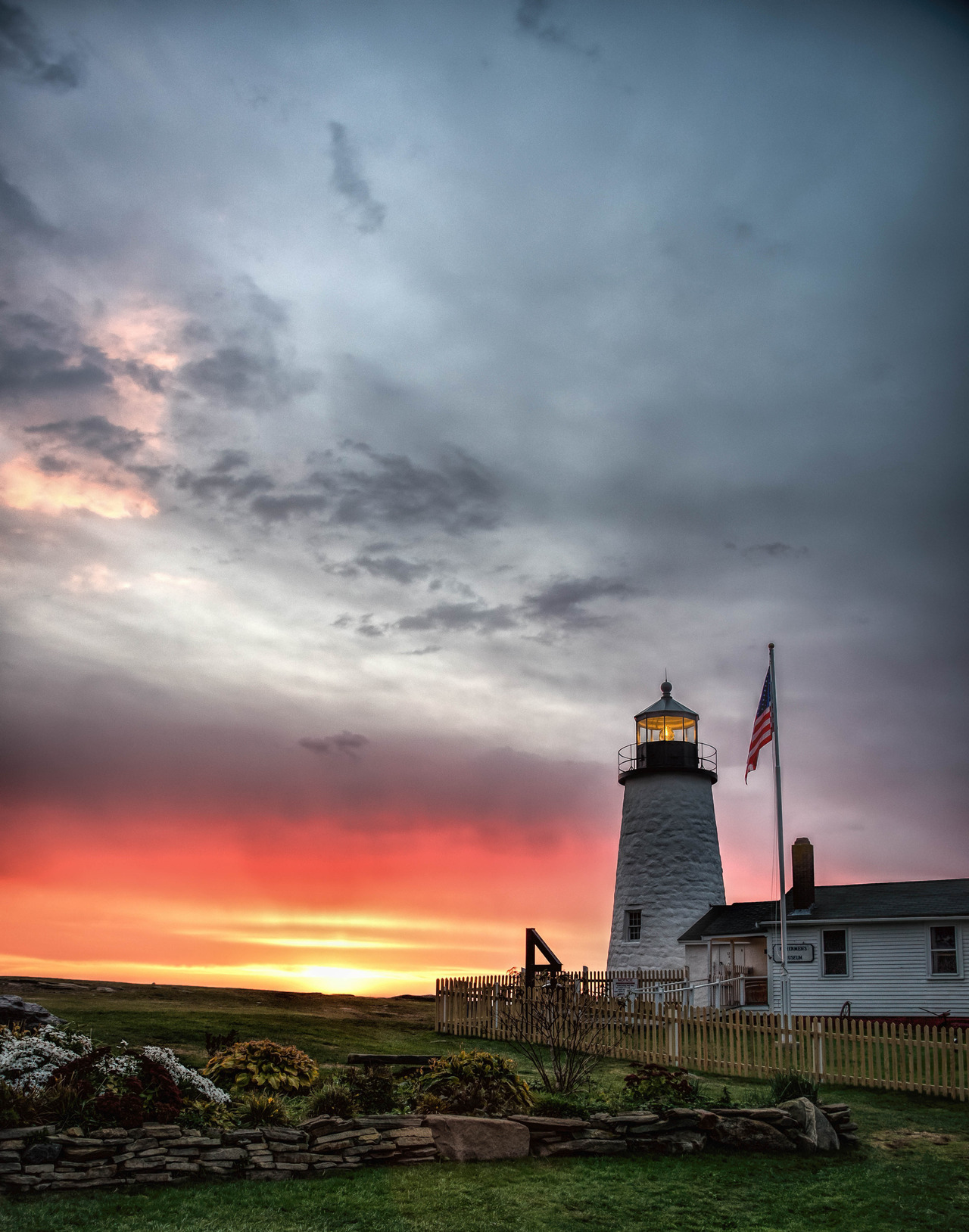 Amazing Places - about-usa: Pemaquid Point Lighthouse - Maine - USA...
