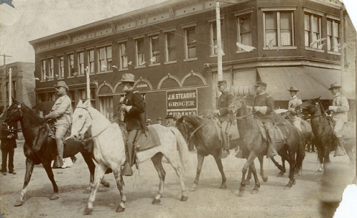 Teddy Roosevelt riding in 1st Rough Riders reunion parade, Sixth Street and Douglas Avenue, Las Vegas, New MexicoDate: 1899 Negative Number 005990