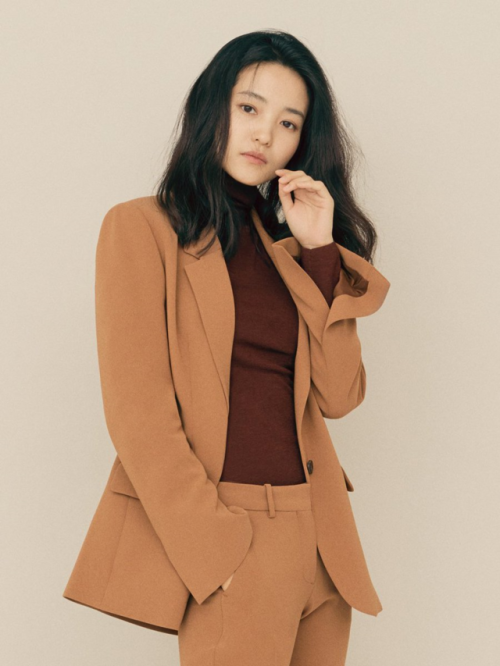 shesnake:Kim Tae-ri for FRONTROW