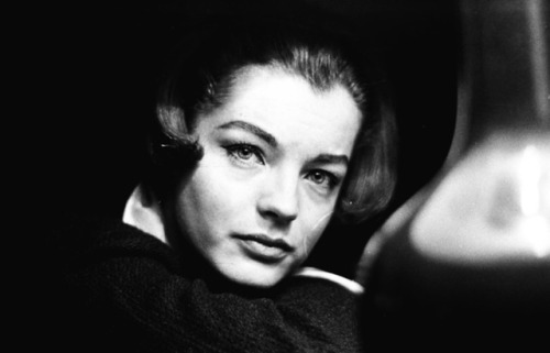 puppeleromyschneider:Romy Schneider photographed in 1963.