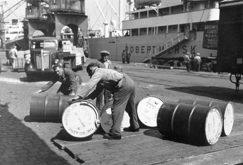 Cargo Handling in the 1930s