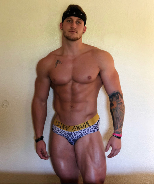 bhicks77:Give n take muscle jobber Joe is sooooo hot