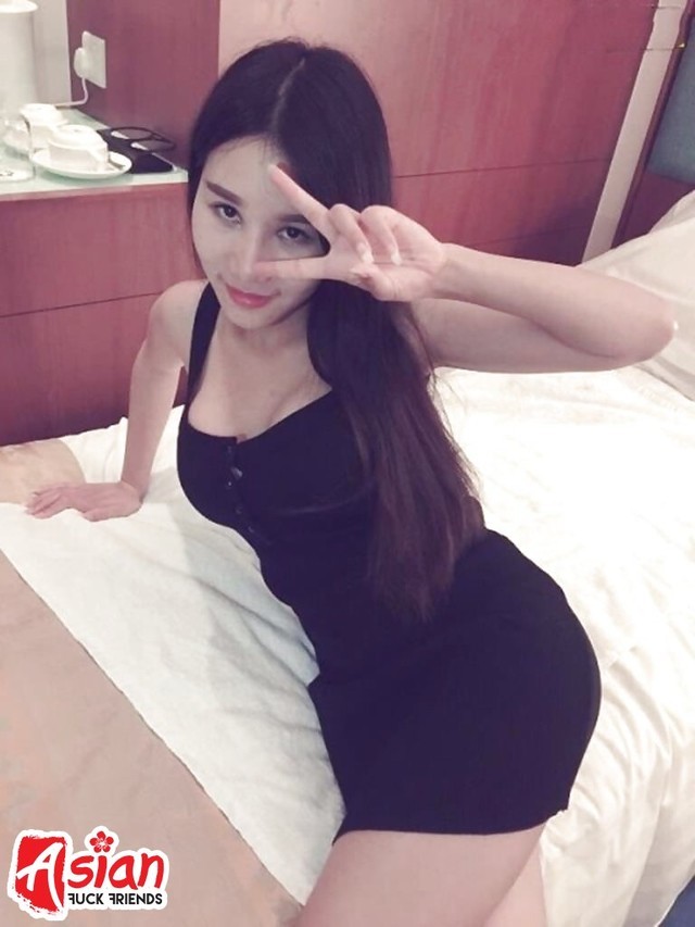 Asian Teen Gfs — Sexy Asian Slut Posing In A Hotel In