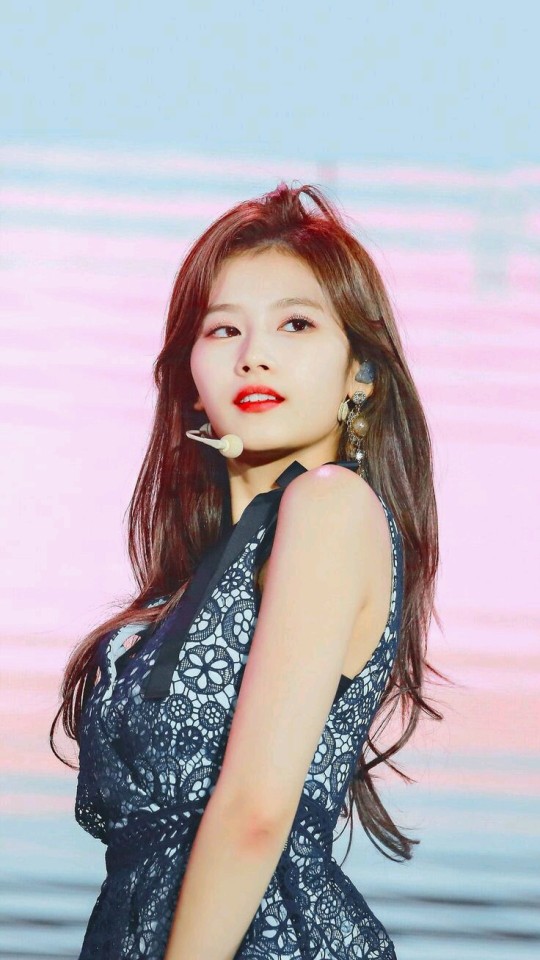 Minatozaki Sana Minatozaki Sana