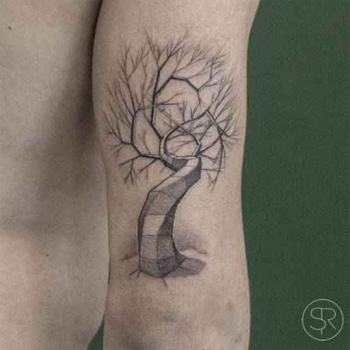 By Sven Rayen, done at Studio Palermo, Antwerp.... tree;single needle;svenrayen;tricep;low poly;facebook;nature;twitter;experimental;medium size;other