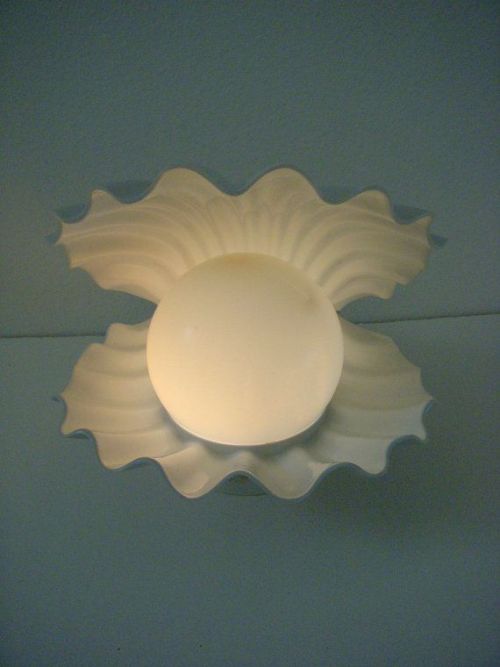 uv-ray:Google Image Search: Clam shell lamp