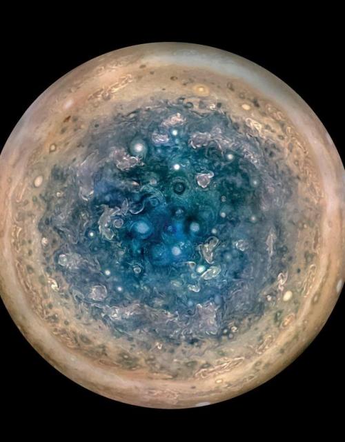 viewsfromspaceandbeyond:Jupiter’s south pole, as seen by...