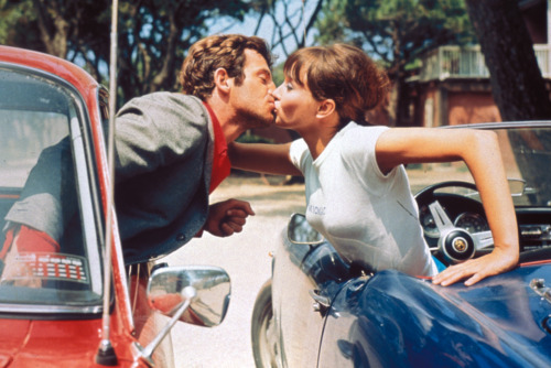 louisedew:Anna Karina et Jean Paul Belmondo dans Pierrot le...