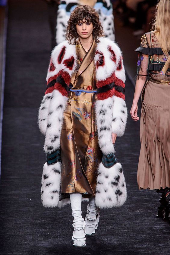 F*ck Yeah Fur - All the Looks From the Fendi Fall 2016...