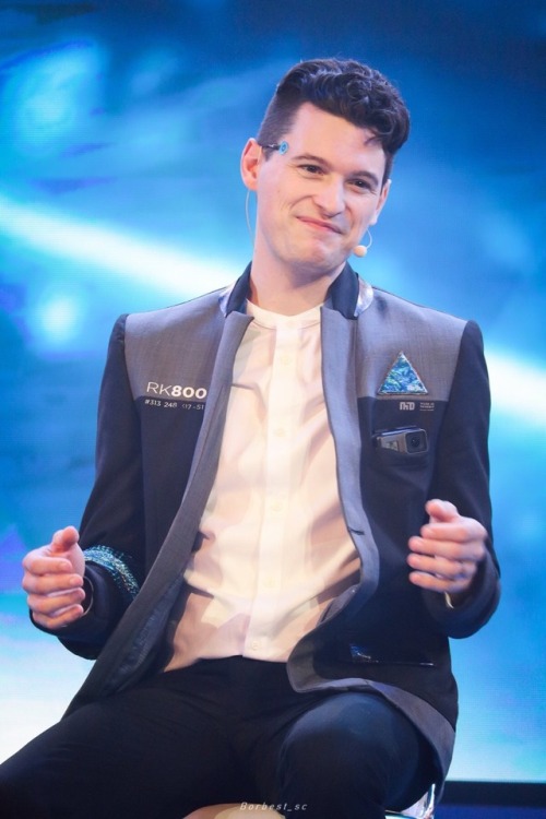 plushdechart:bryan dechart being a cutie at PSXSEA2018