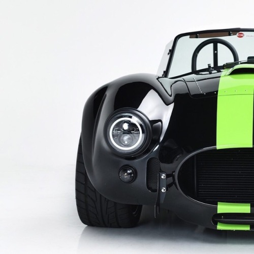 utwo:1965 Backdraft Cobra re-creation Roadster© barrett...