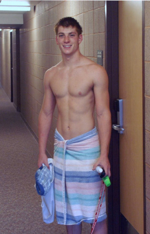 erectinstantly:menslockerroomreal:On his way to the dorm...