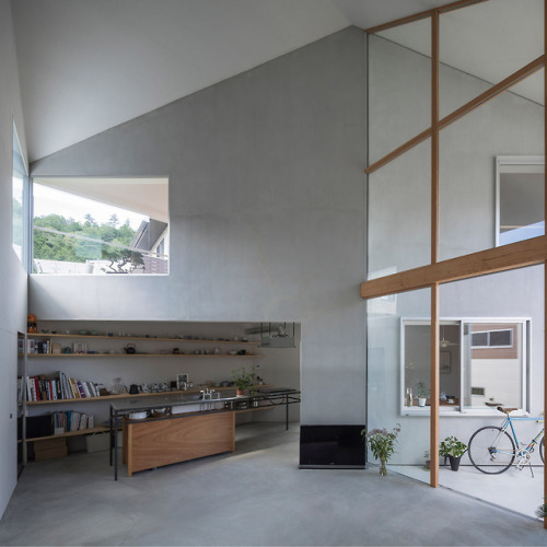 kazu721010:House in Sonobe / Tato Architects Photos ©...