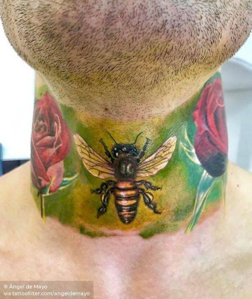 By Ángel de Mayo, done in Alcalá de Henares.... angeldemayo;animal;bee;facebook;insect;medium size;neck;realistic;twitter