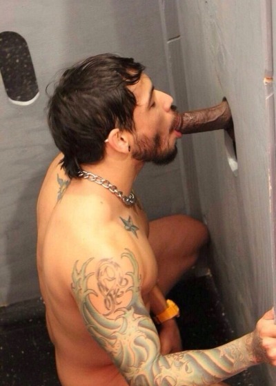 Few things better than a big black cock poking out of a gloryhole. Makes your mouth water?