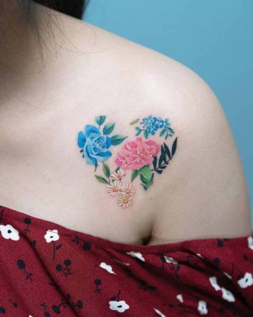 By Zihee, done in Seoul. http://ttoo.co/p/35020 flower;small;heart;conventional heart;tiny;love;ifttt;little;zihee;nature;shoulder;medium size;illustrative