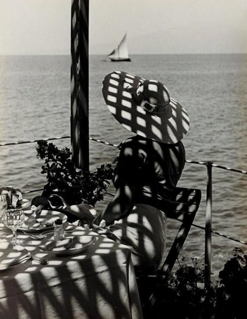 flashofgod:Paul Wolff, At the Bay of Naples, 1930s.