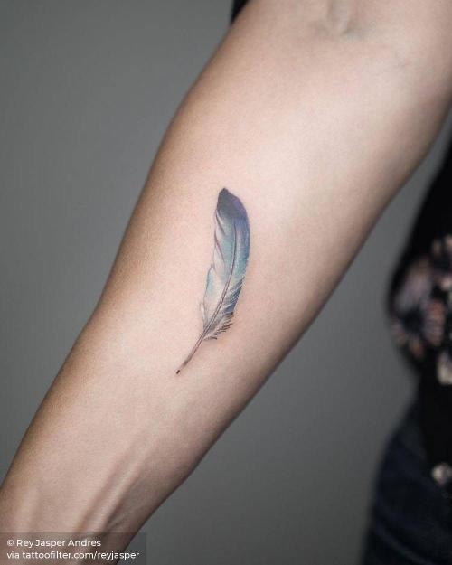 By Rey Jasper Andres, done at Seventh Day Studio, Auckland.... facebook;feather;illustrative;inner forearm;native american;reyjasper;small;twitter