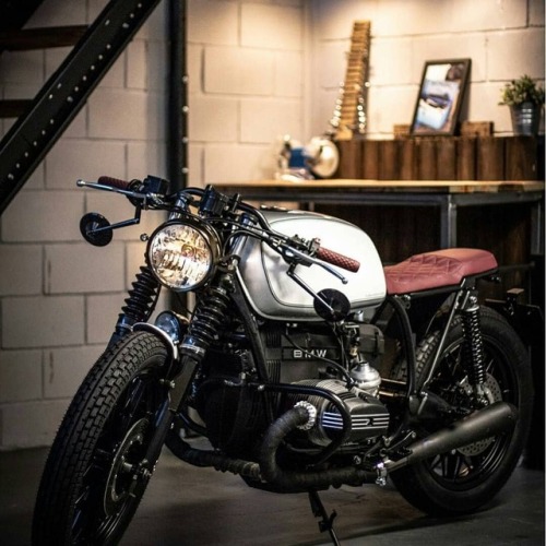 ๐ caferacerpasion.com ๐ Arggg! Nice BMW R100 by Roa Motorcycles...