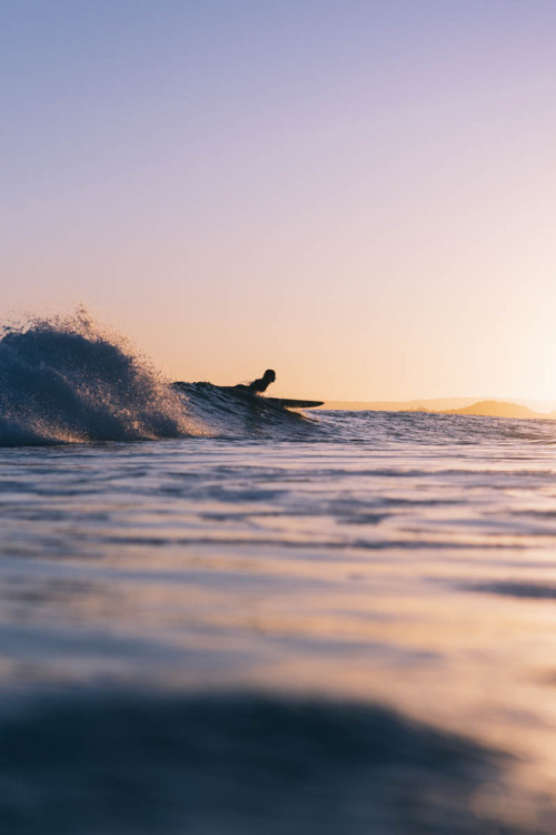 kallelundholm:Silhouettes of Snapper Rock...