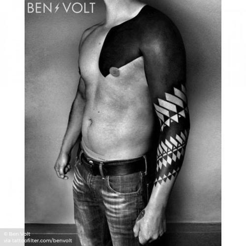 By Ben Volt, done at FORM8 Tattoo, San Francisco.... chest;huge;blackout;freehand;benvolt;facebook;blackwork;twitter;sleeve;geometric