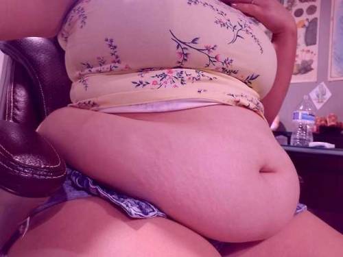 freshfats:The only reason fat girls like me shouldn’t wear...