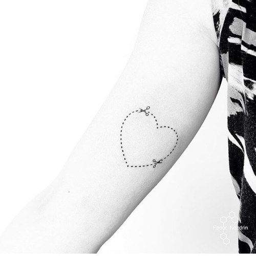 Heart Tattoo

Artist: EQUILATTERA ▲ Private Tattoo Studio ▲ ❂... simple;scissors;feminine;biceps;heart;cute;arm