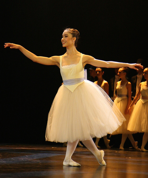 Operafantomet: phantoming, “Meg Giry, a promising dancer… most promising!”