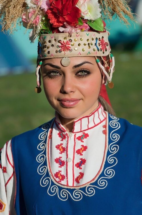 World Ethnic & Cultural Beauties: Photo
