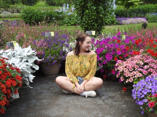 lattenymph:Among the flowers in Montreal Botanical Gardens 