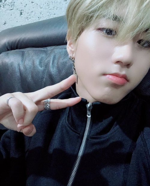 straykidsupdate:realstraykids:  건강하게...