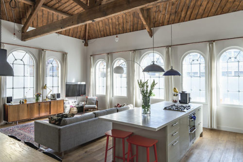 gravityhome:Apartment in a former canal warehouse in...