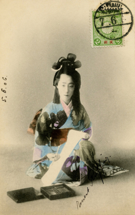 Karawa-mage 1906 (by Blue Ruin1)
“ Geisha Takeji (竹治) of the Yanagibashi geisha district in Tokyo, dressed in the Genroku style, her hairdo is known as the karawa-mage or “wheel of Tang”, after the Chinese Tang dynasty (618-907). In Japan, this...