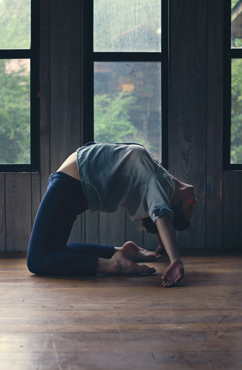 the blonde yogini