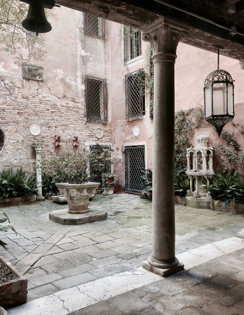 Courtyard | Venice | Italy©mfkopp