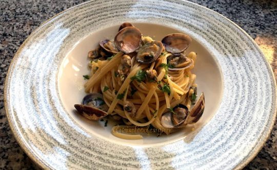 LINGUINE WITH CLAMS – Denise Ippolito