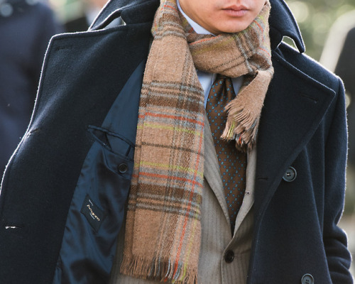 bows-n-ties:Love this tie and scarf combination. 