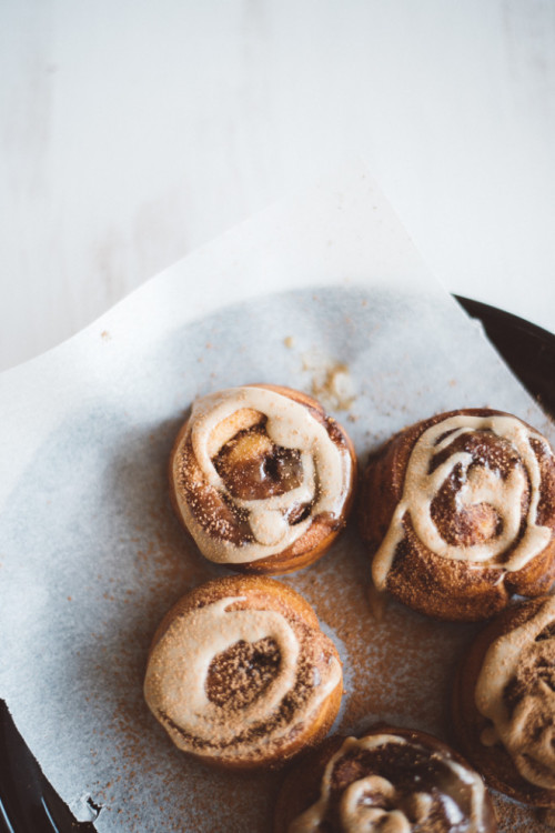 food cinnamon rolls cinnamon rolls sweets dessert breakfast vegan vegetarian baking recipe