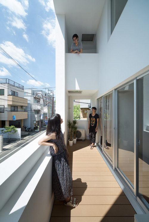 architags:Tomoyuki Kurokawa Architects. 北千束の集合住宅. Japan....