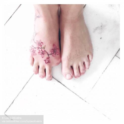 By Luiza Oliveira, done in Belo Horizonte.... amputation;cherry blossom;facebook;flower;foot;four season;luizaoliveira;medium size;nature;reconstructive tattooing;spring;twitter