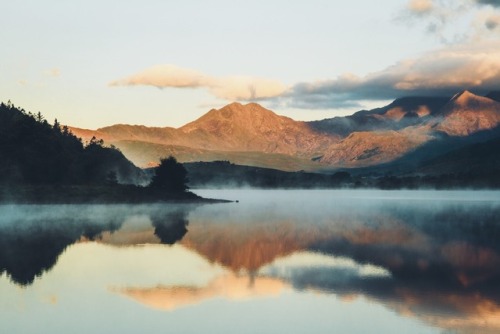 Llynnau Mymbyr, Wales www.danielcasson.co