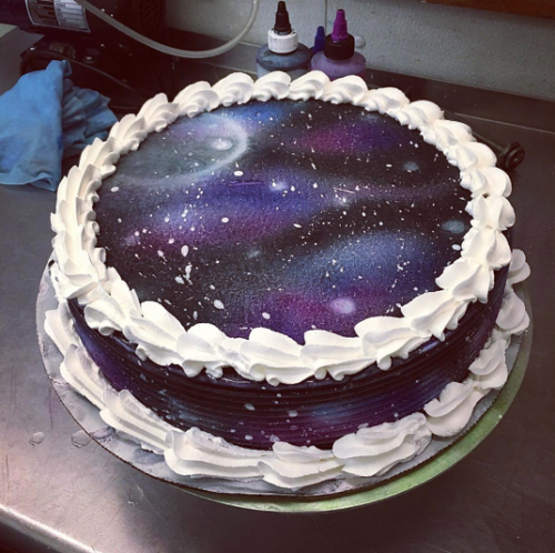 12 Galaxy Cakes That Are Completely... - Sabrina Carder