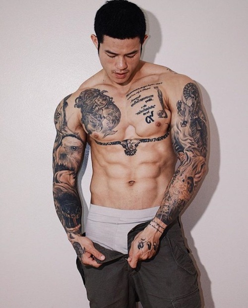 @ILoveMuscularAsianMen