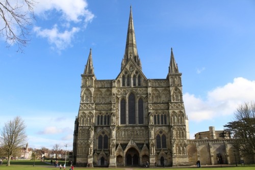 A few snaps from my visit to Salisbury Cathedral in the fair...