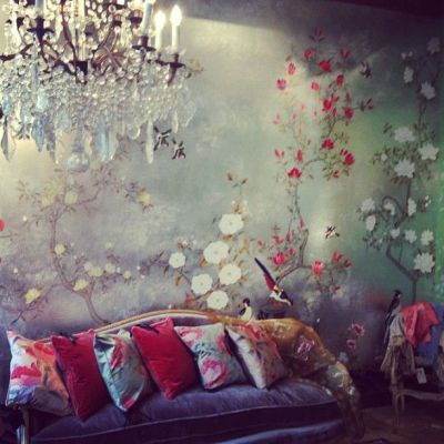 Painted walls, wall murals and wall papers