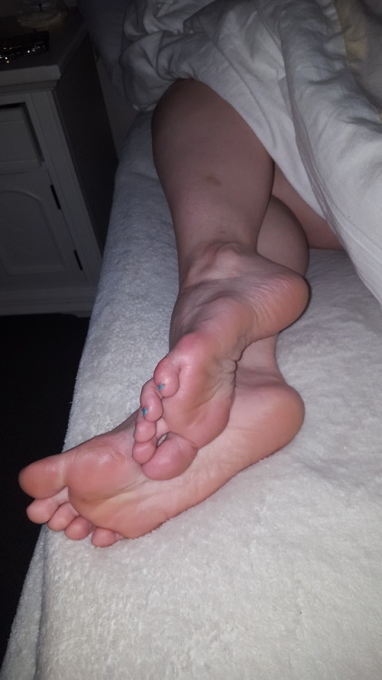 myprettywifesfeet:Had to go to work early so I gave them a few...