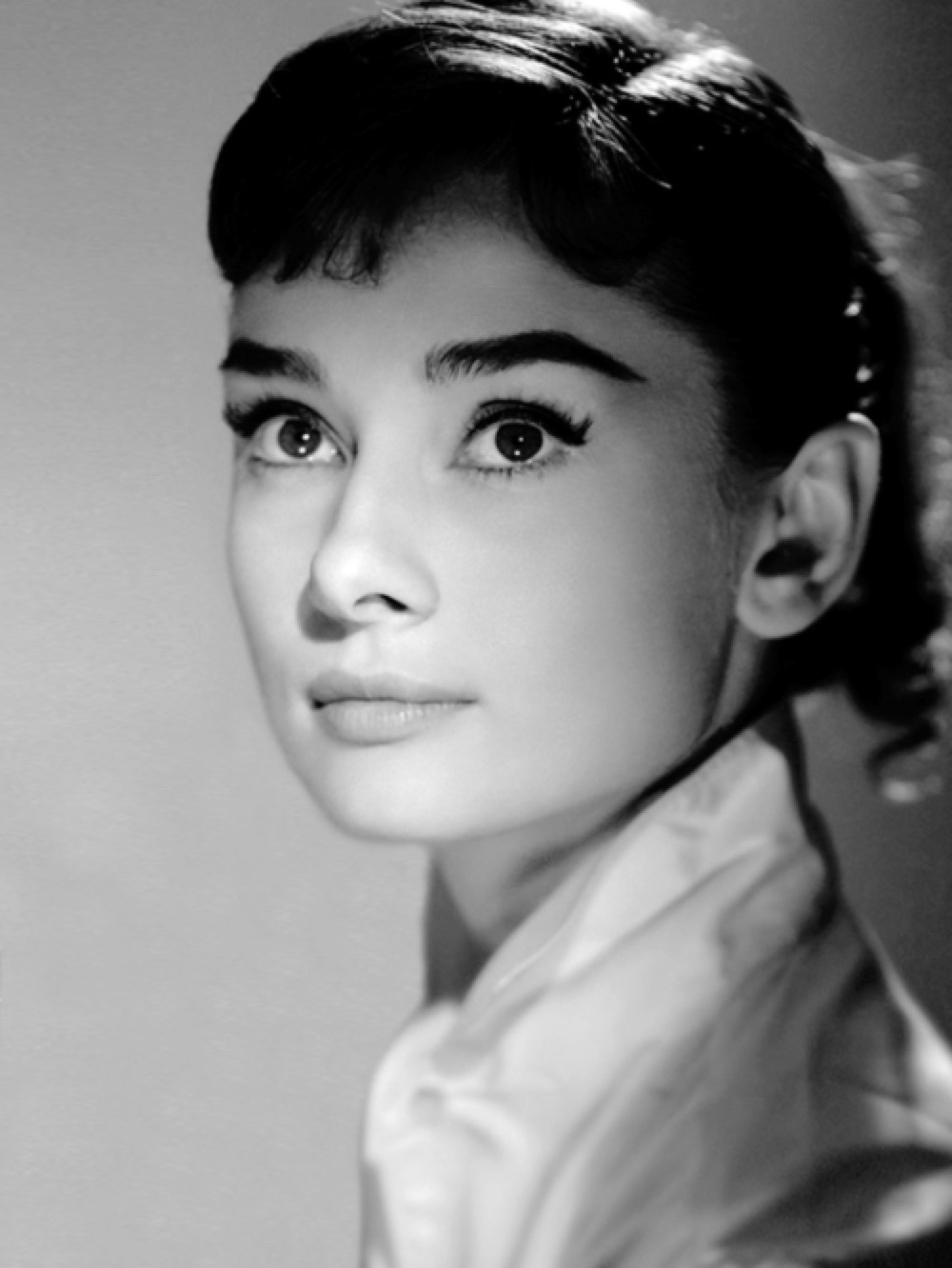 Audrey Hepburn Forever - Audrey photographed by Jack Cardiff for ‘War ...