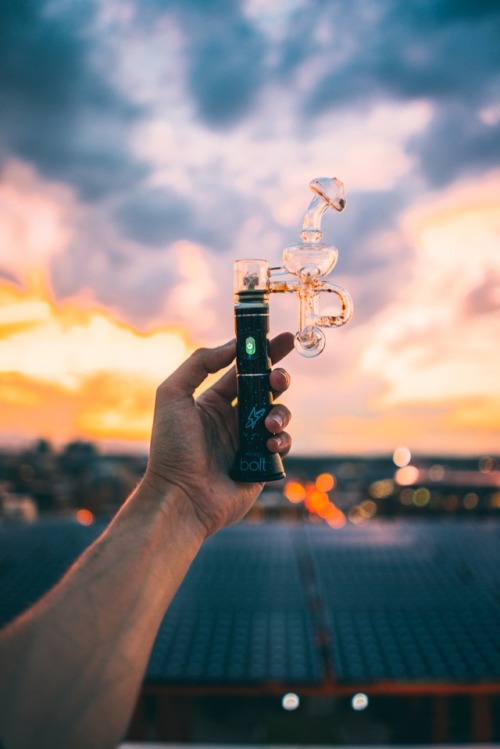 dabadovaporizers:Drifting off into the sunset with Bolt ⚡️